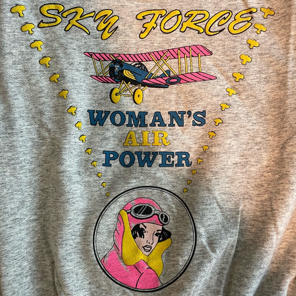 Vintage Women Power Sweatshirt! ✈️ - Picture 4 of 9